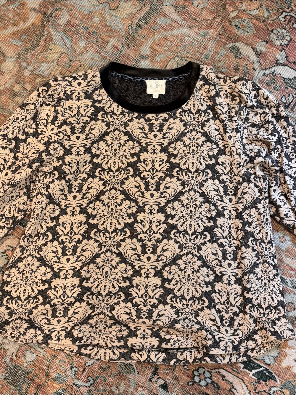 Umgee Black & Cream Damask Short Sleeve Top